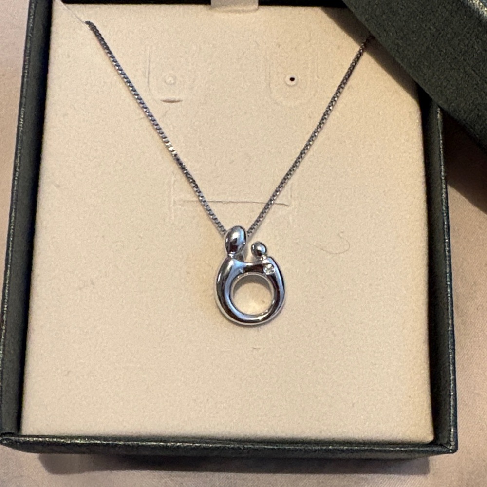 Mappins sterling silver pendant